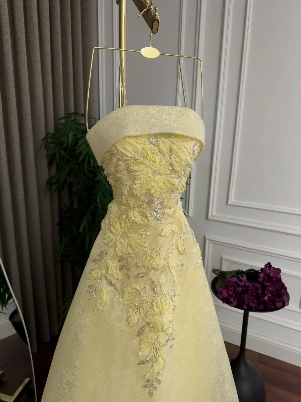 فستان سهرة بخط A بلون أصفر شاح - مراجعة Embroidery Yellow Dress وسعره